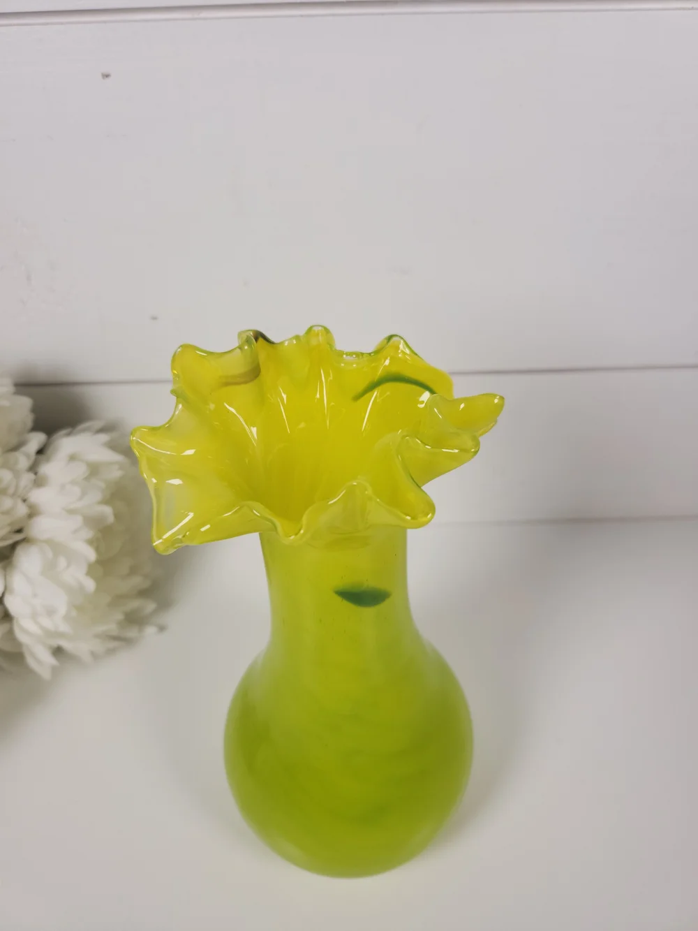 Vintage Lime Green Hand Blown Glass Art Vase w/ Ruffled Edge 8.5